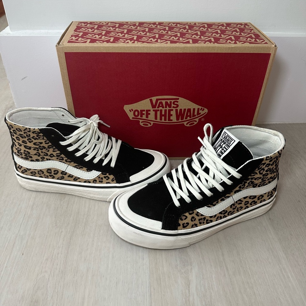 Leopard Vans women’s size 7 men’s size 5:5 sneakers